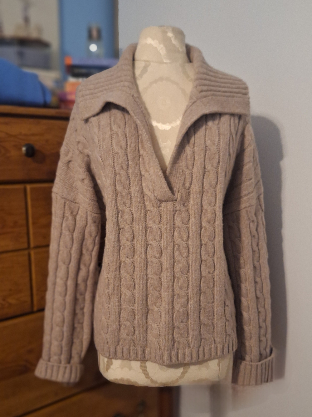 Abercrombie & Fitch Cable V-Neck Pullover in Taupe